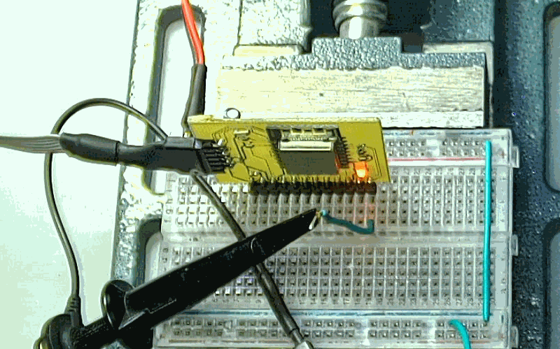 ▲ 图1.1.3  实验电路板工作过程