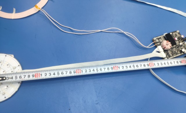 ▲ 图2.2.3.1 驱动板到灯的中心距离为45厘米