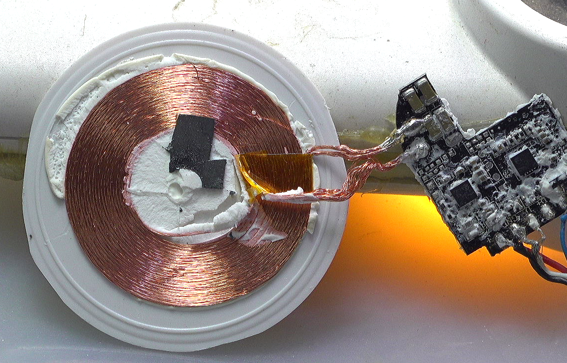 ▲ 图1.3.4 电磁耦合对应的线圈和谐振电容