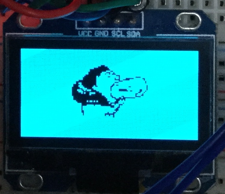 我买的是蓝屏的，不够逼真