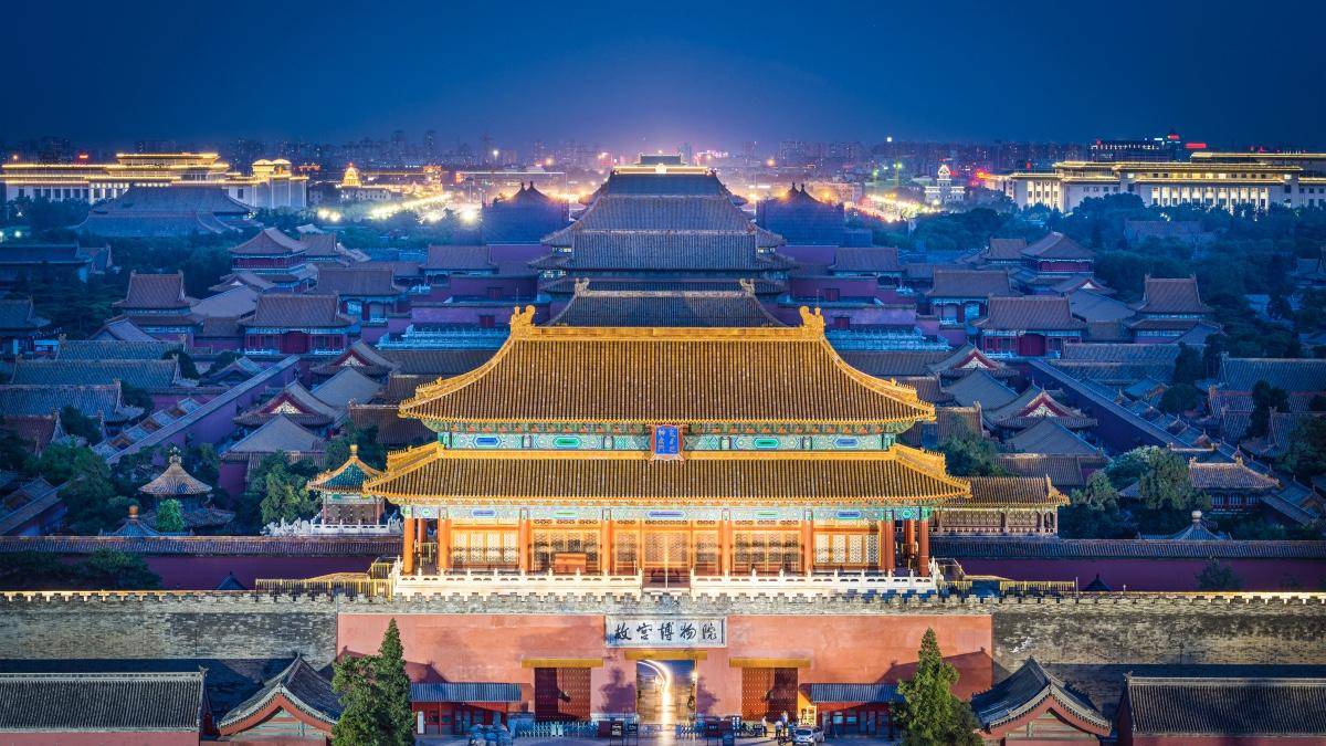 流利阅读 2019.2.23 China’s Forbidden City opens to the general public at night for the first time in 94