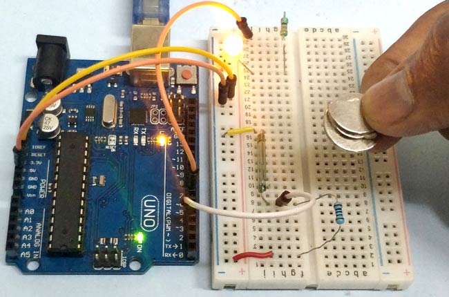使用Arduino开发板连接干簧管（Reed Switch）的方法