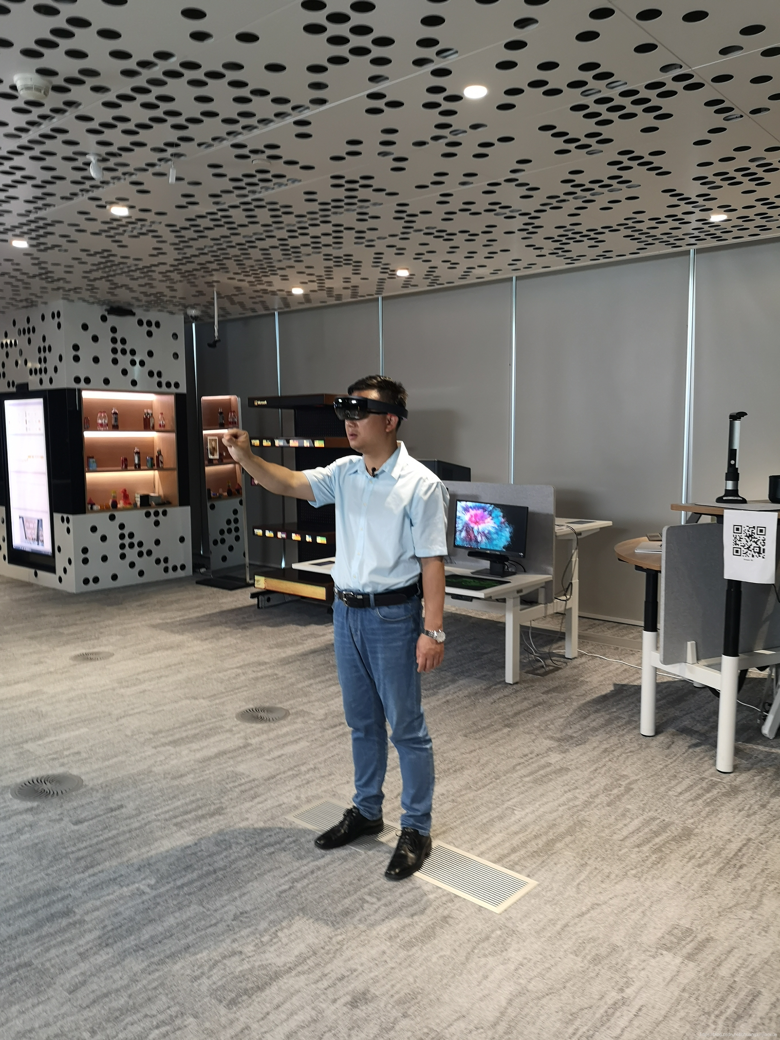 Filming of Microsoft China's Promotional Film The Application of Hololens in Education