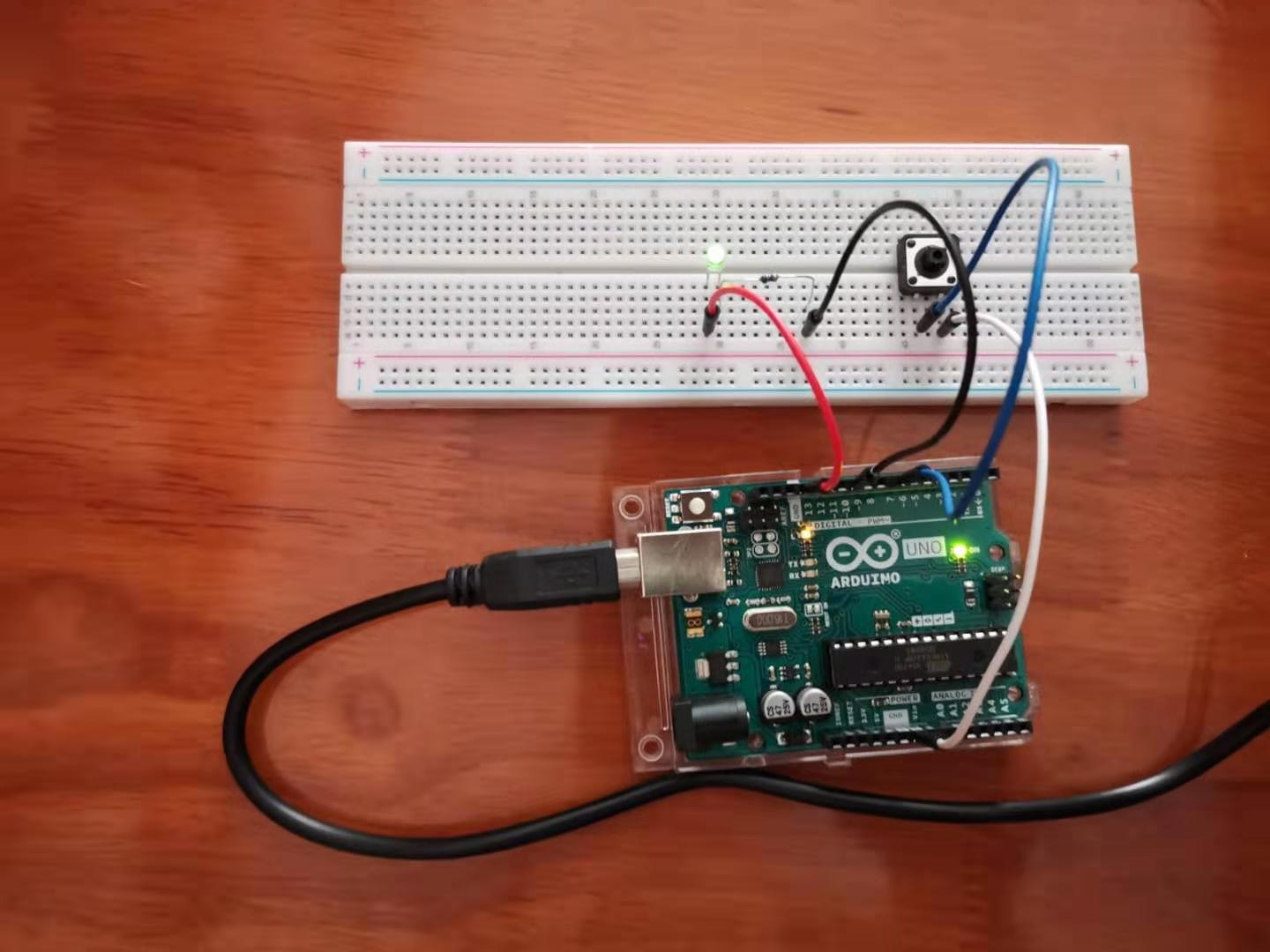 Arduino 长按三秒实现亮灯