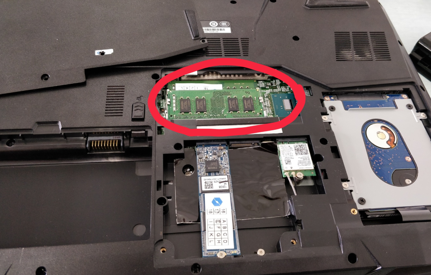 电脑内存条安装方法