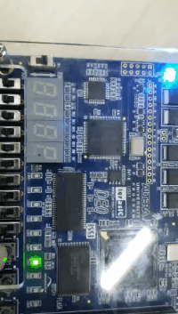 FPGA 电路开发入门实验(实验5：多周期时序逻辑 移位寄存电路 )