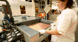 揭秘PCB制作过程！（附动图）