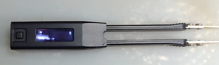 ▲ 测量阻抗的手持RLC表