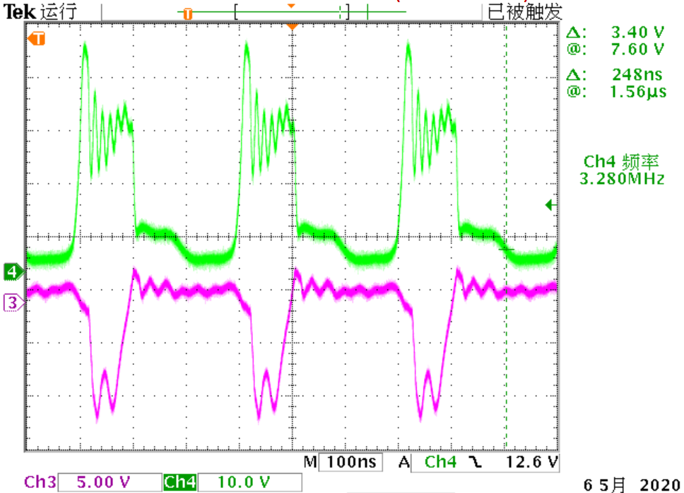 ▲ 集电极（绿色）和基极（紫色）电压波形