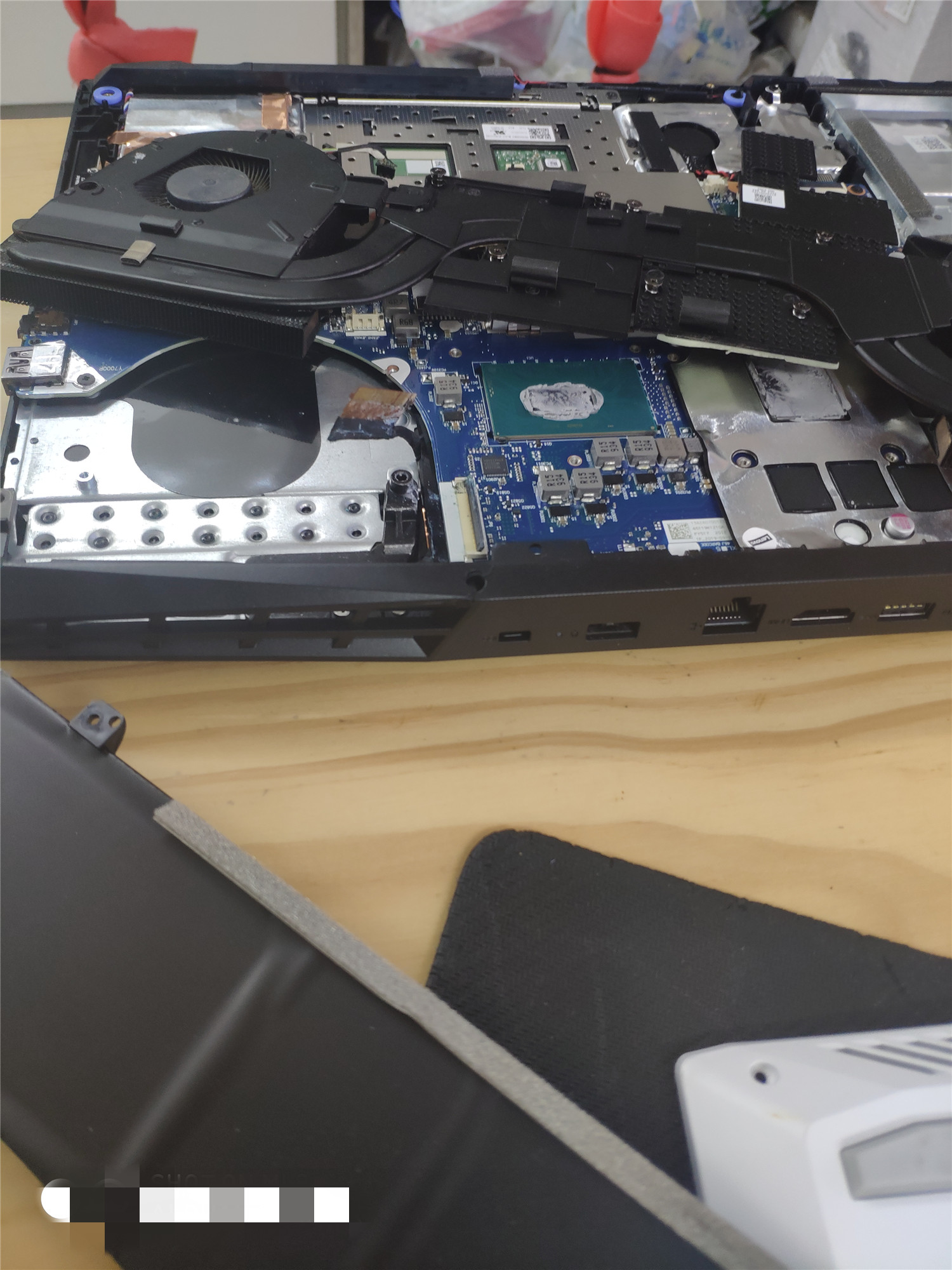 联想拯救者y7000p电脑坏了,拿去维修了