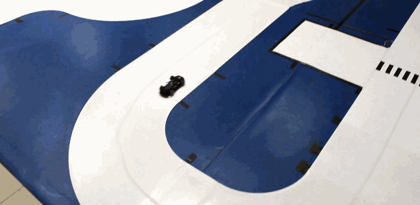 ▲ 迷你车模赛道测试