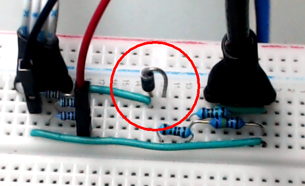 ▲ 测量二极管以及所在的面包板