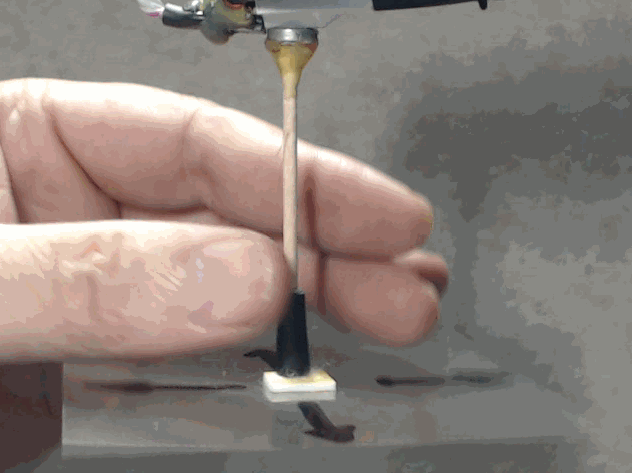 ▲ 施加负反馈之后的悬浮状态