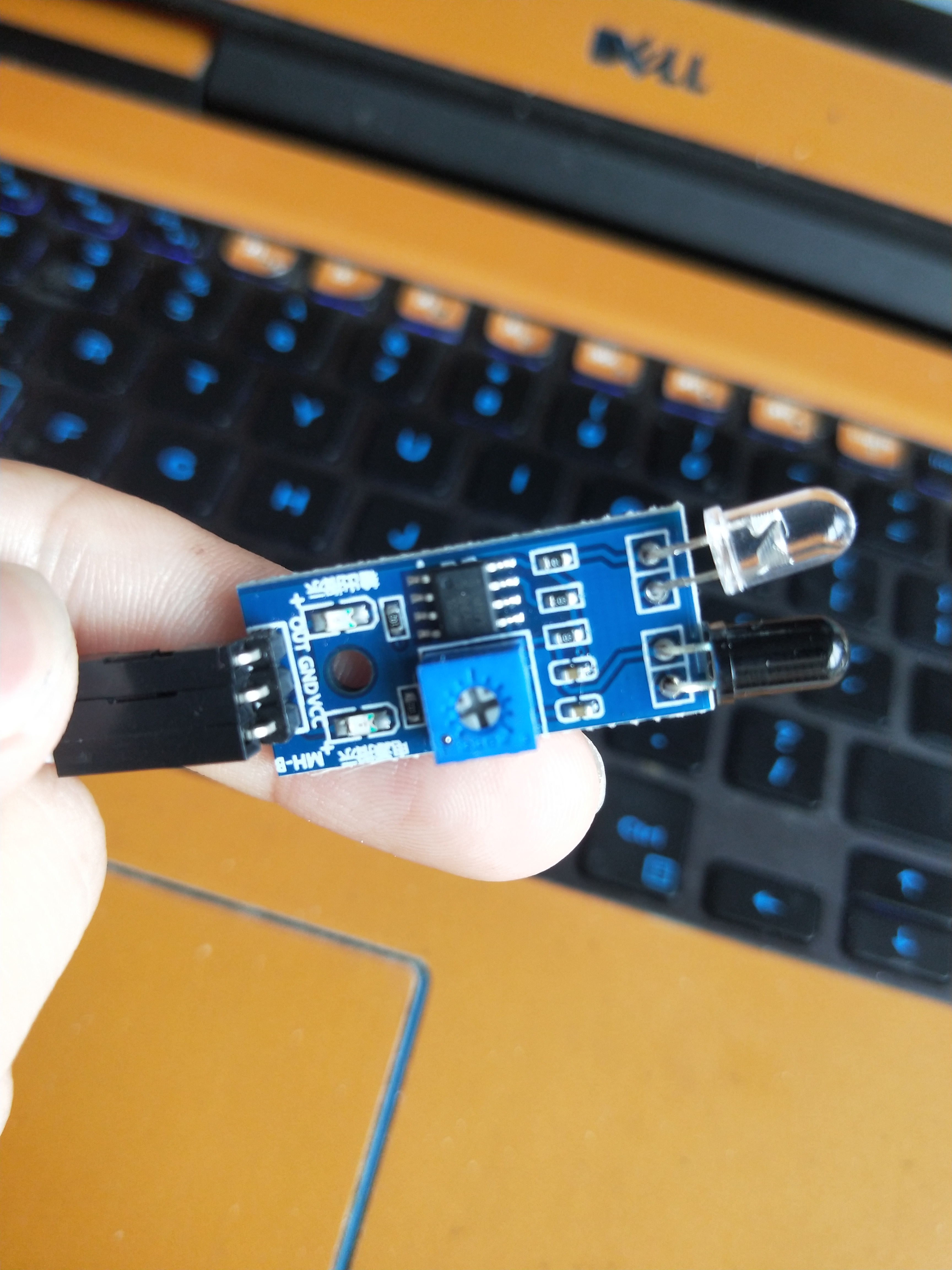 树莓派python学习篇 (二)红外避障传感器_红外避障传感器代码-csdn博
