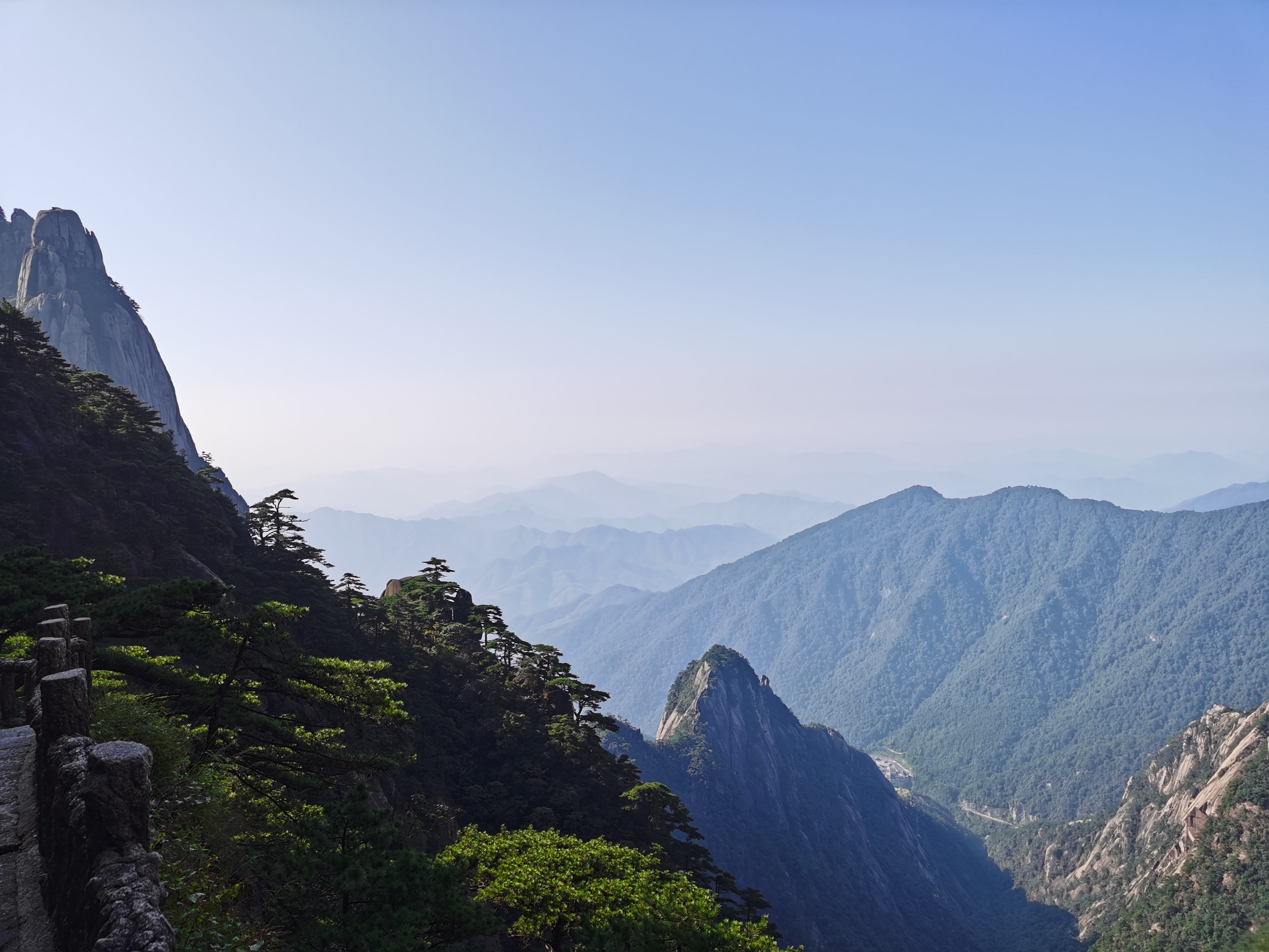 一品黄山天高云淡