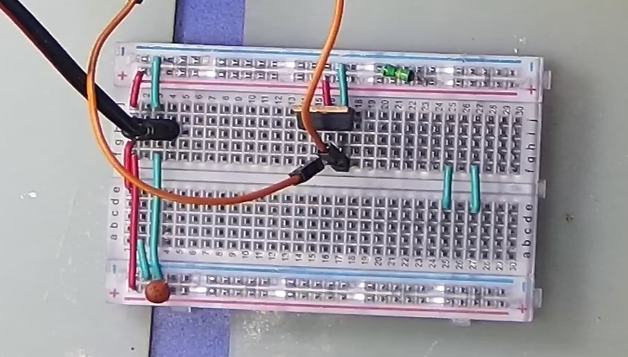 ▲ 在面包板上进行测量