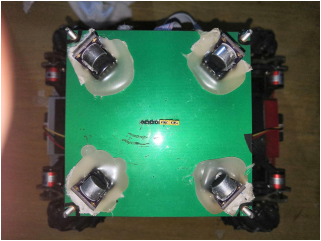 ▲ 图2.1.1 麦克风安装