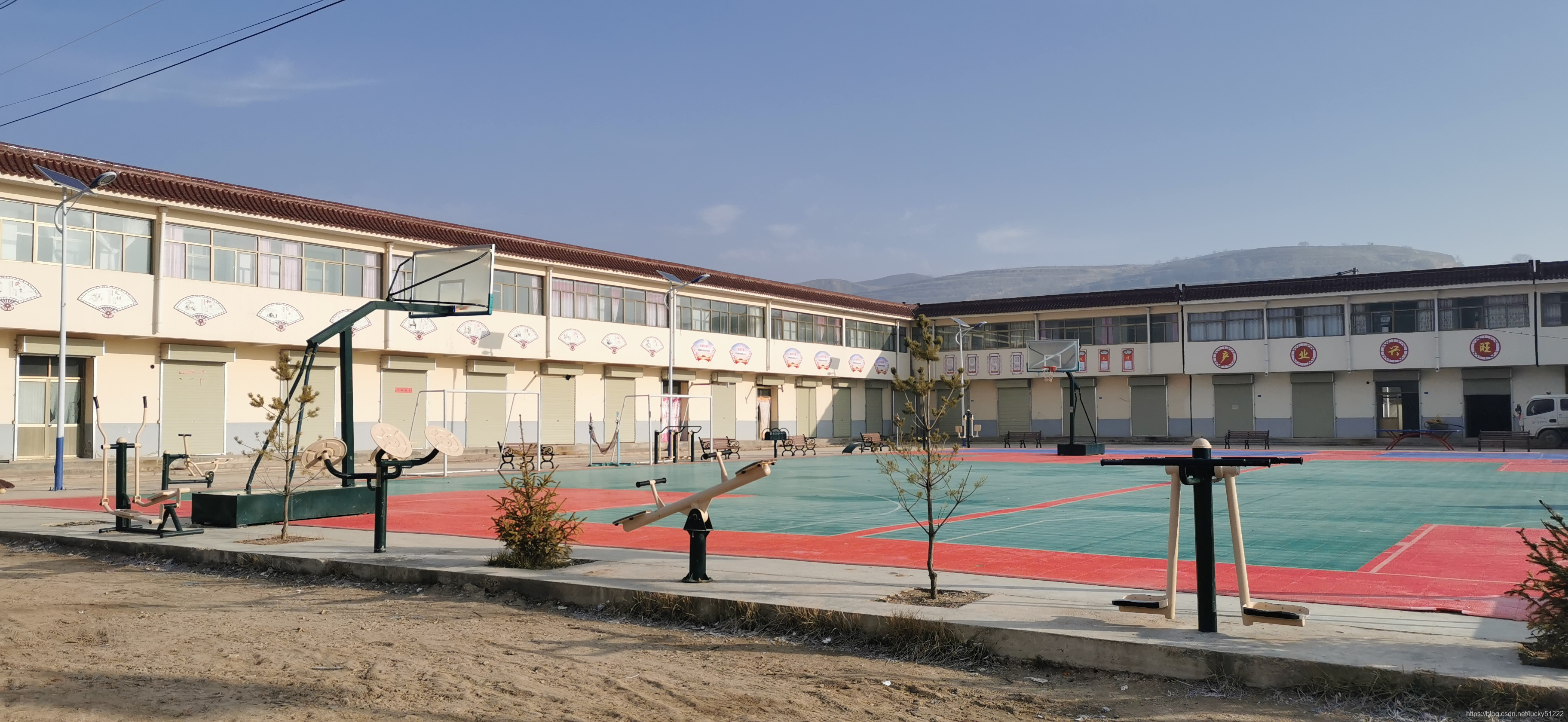 在这里插入图片描述