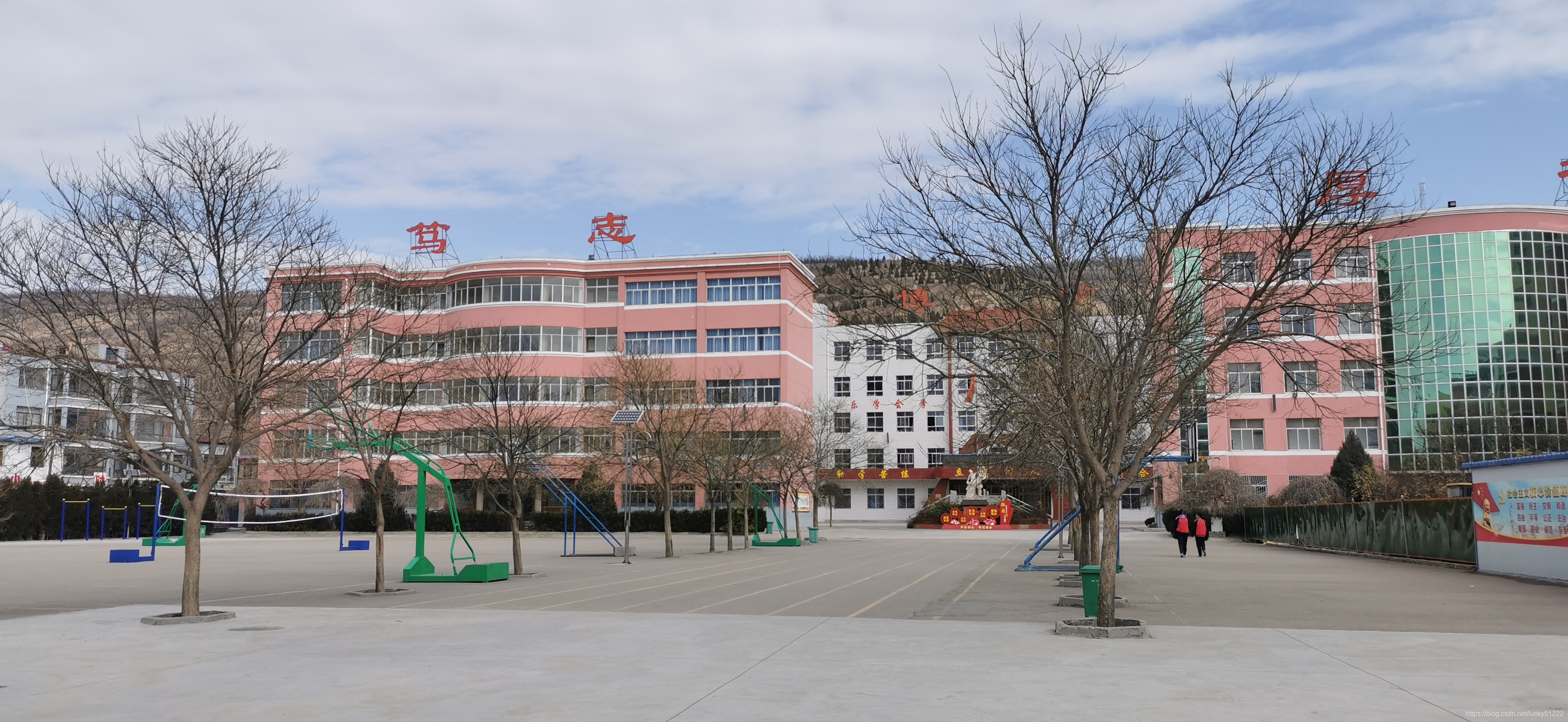 在这里插入图片描述