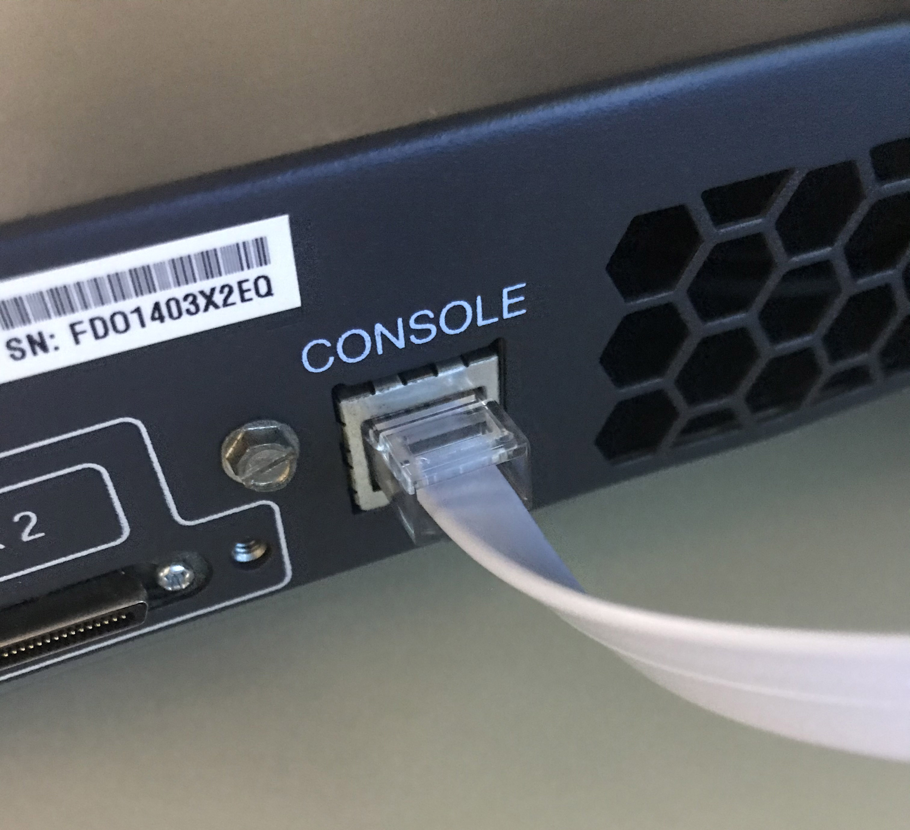 cisco设备如何通过console口连接计算机并对设备进行配置