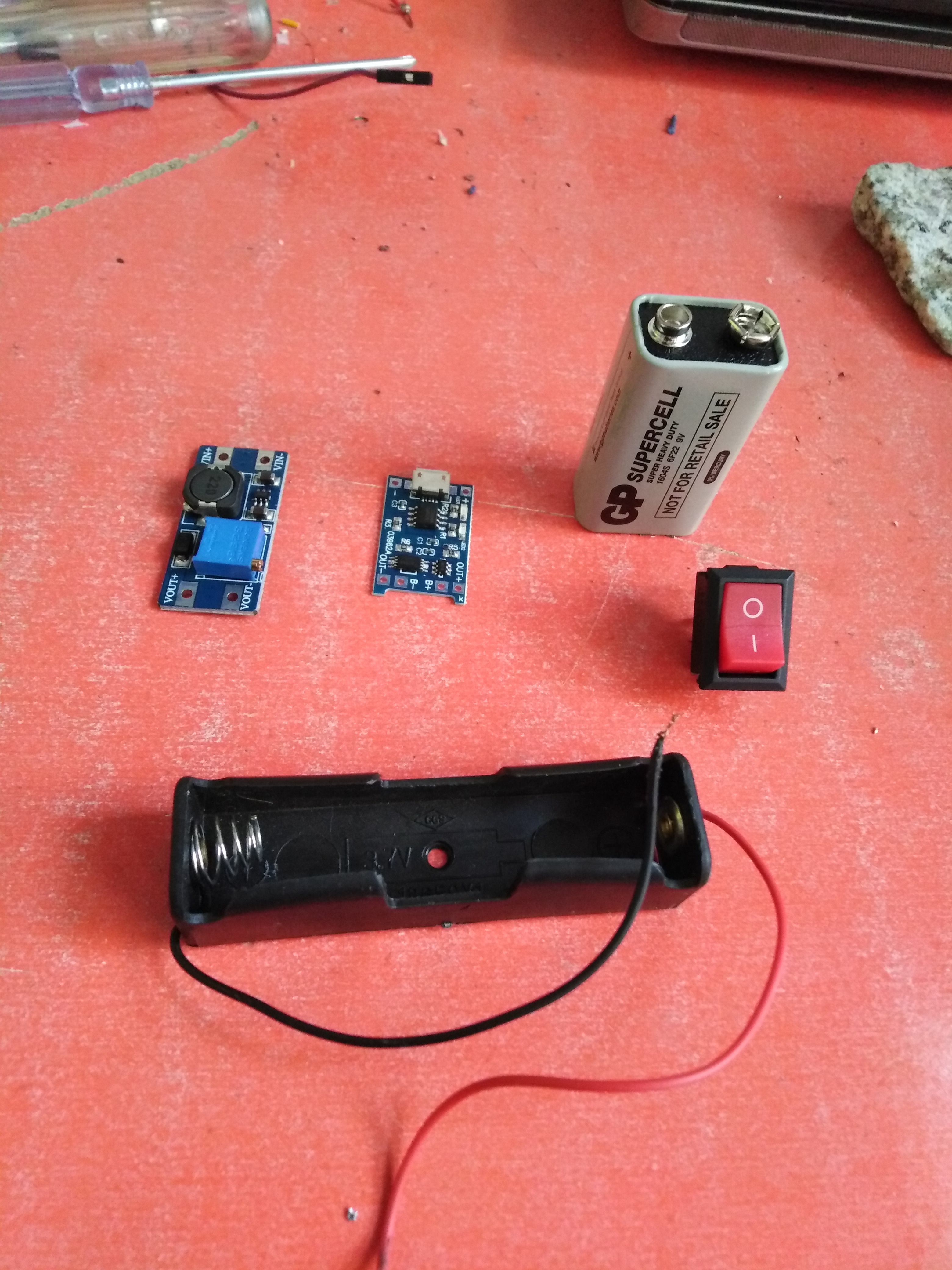 用18650电池做一个9v可充电的电池