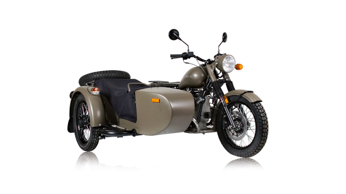 所谓边车模式,对于与我们生活中熟知的边三轮摩托车.