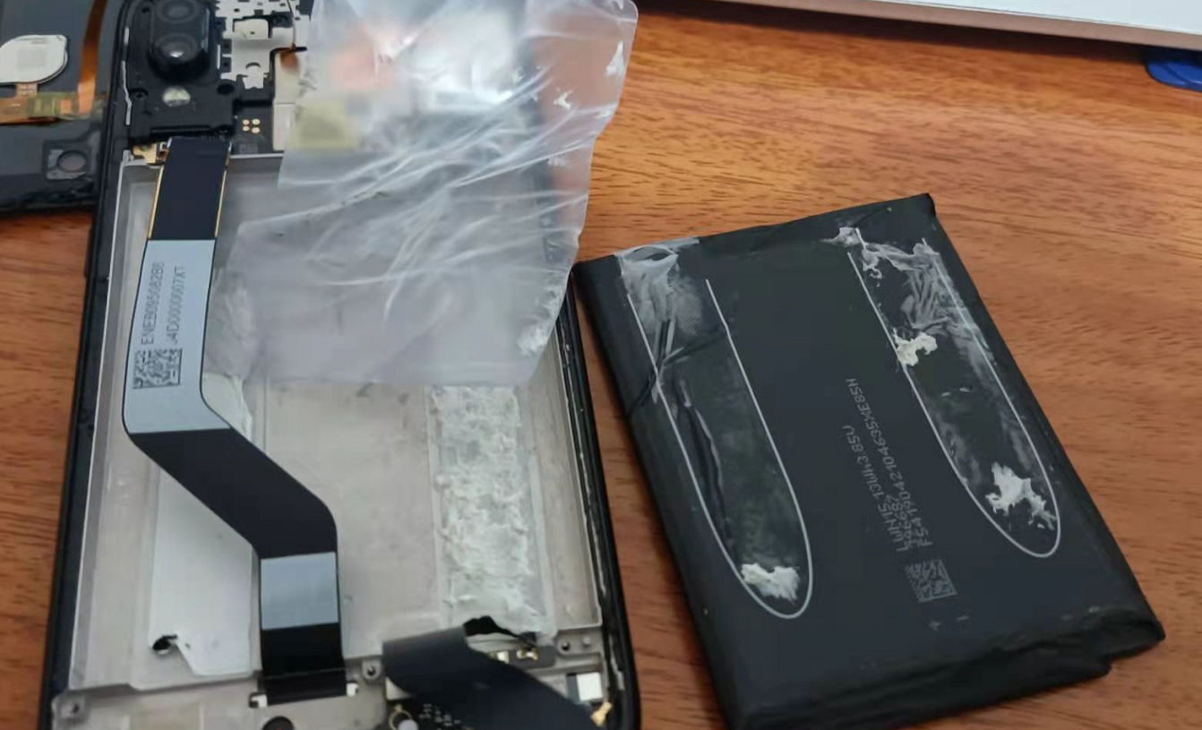 手机电池更换红米note7pro电池更换实例注意事项