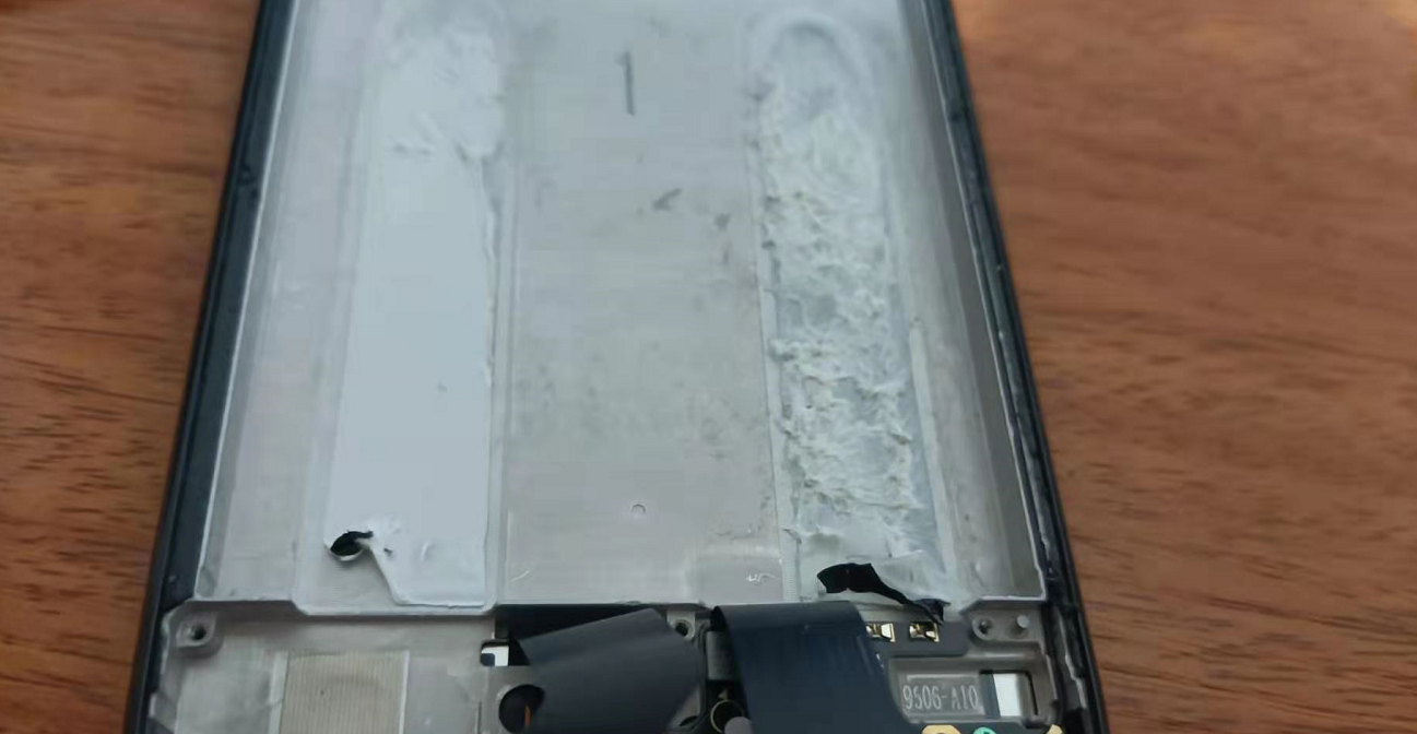 手机电池更换红米note7pro电池更换实例注意事项