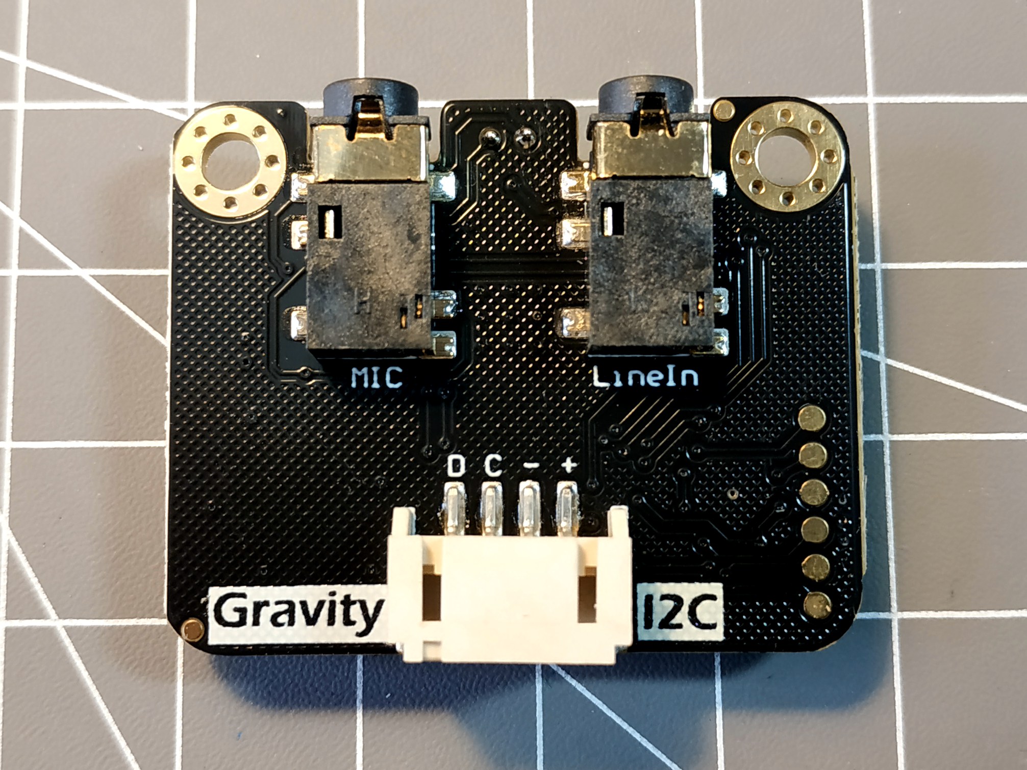 Gravity：I2C语音识别模块背面图