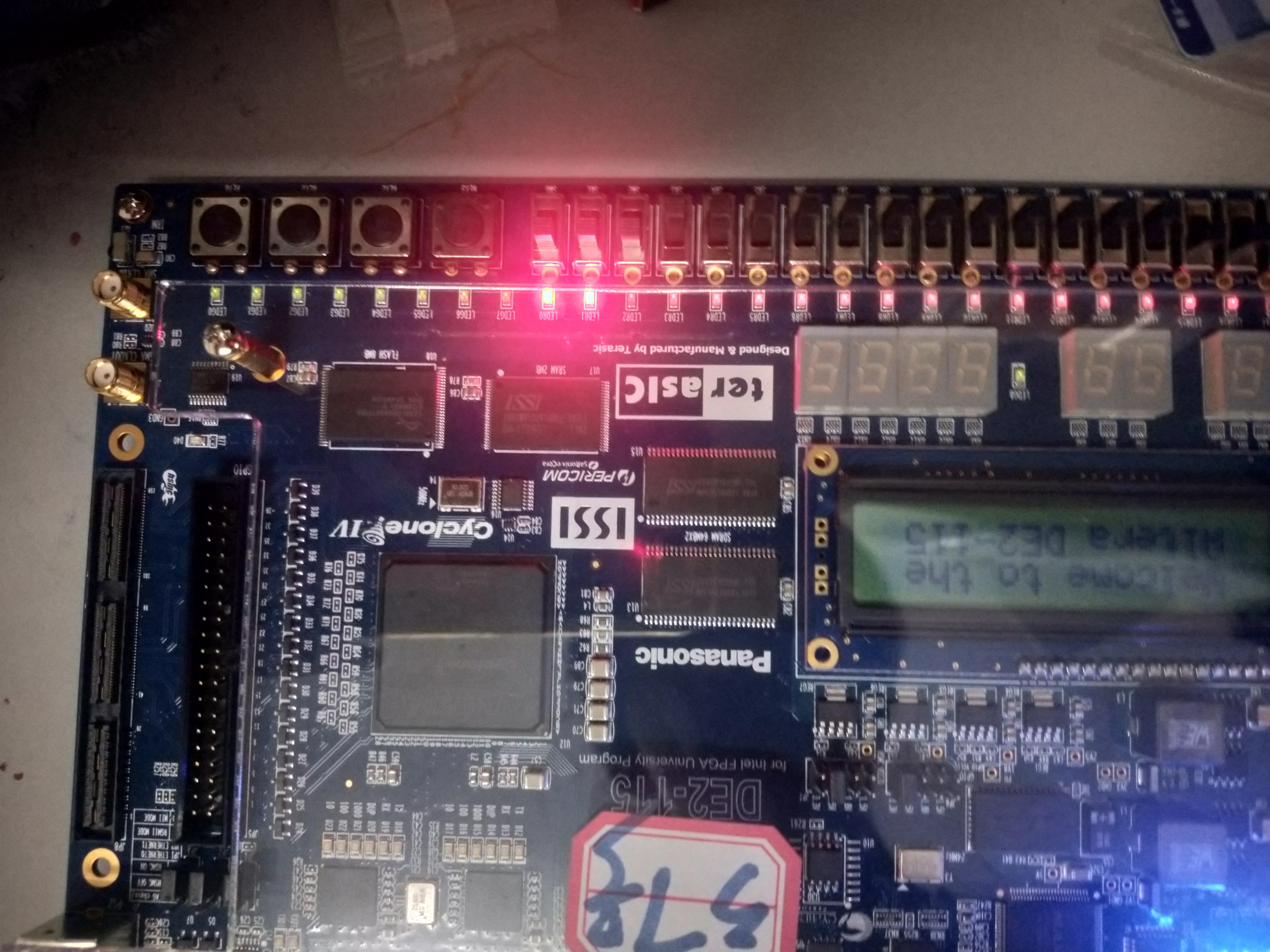 图首先要在quartus中新建工程命名为adder,第三步根据自己的芯片选择