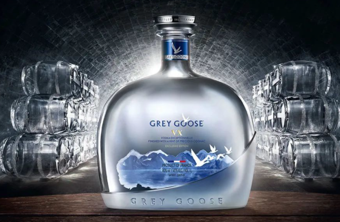 灰雁(grey goose)伏特加成立于 1997 年,是百加得旗下的一个高端