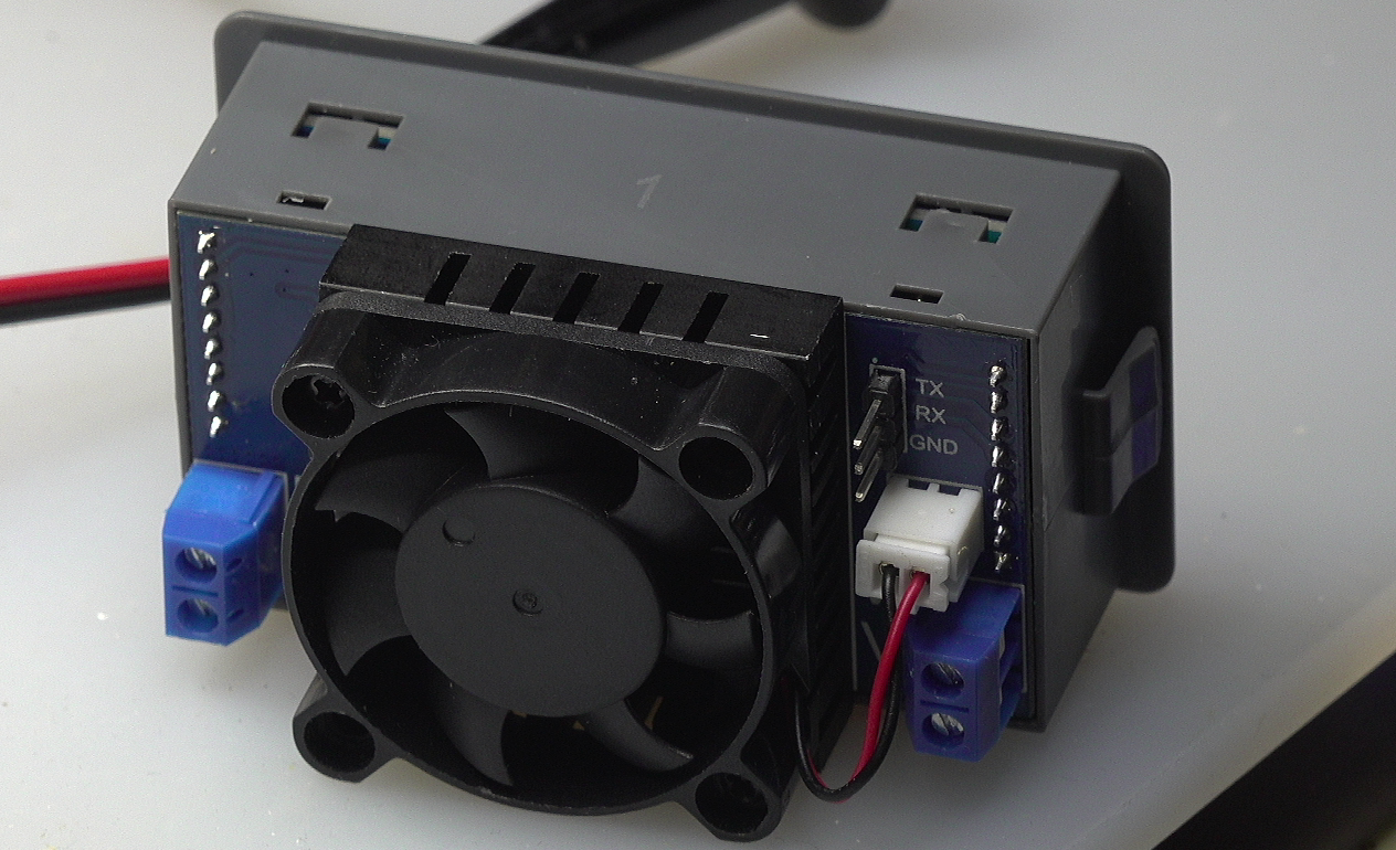 ▲ FZ35的串口接口