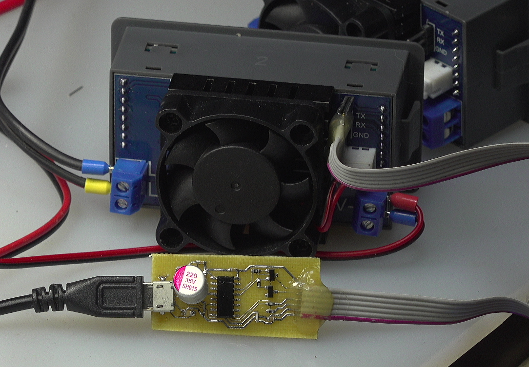 ▲ 将CH340CMicroPython下载板与FZ35连接