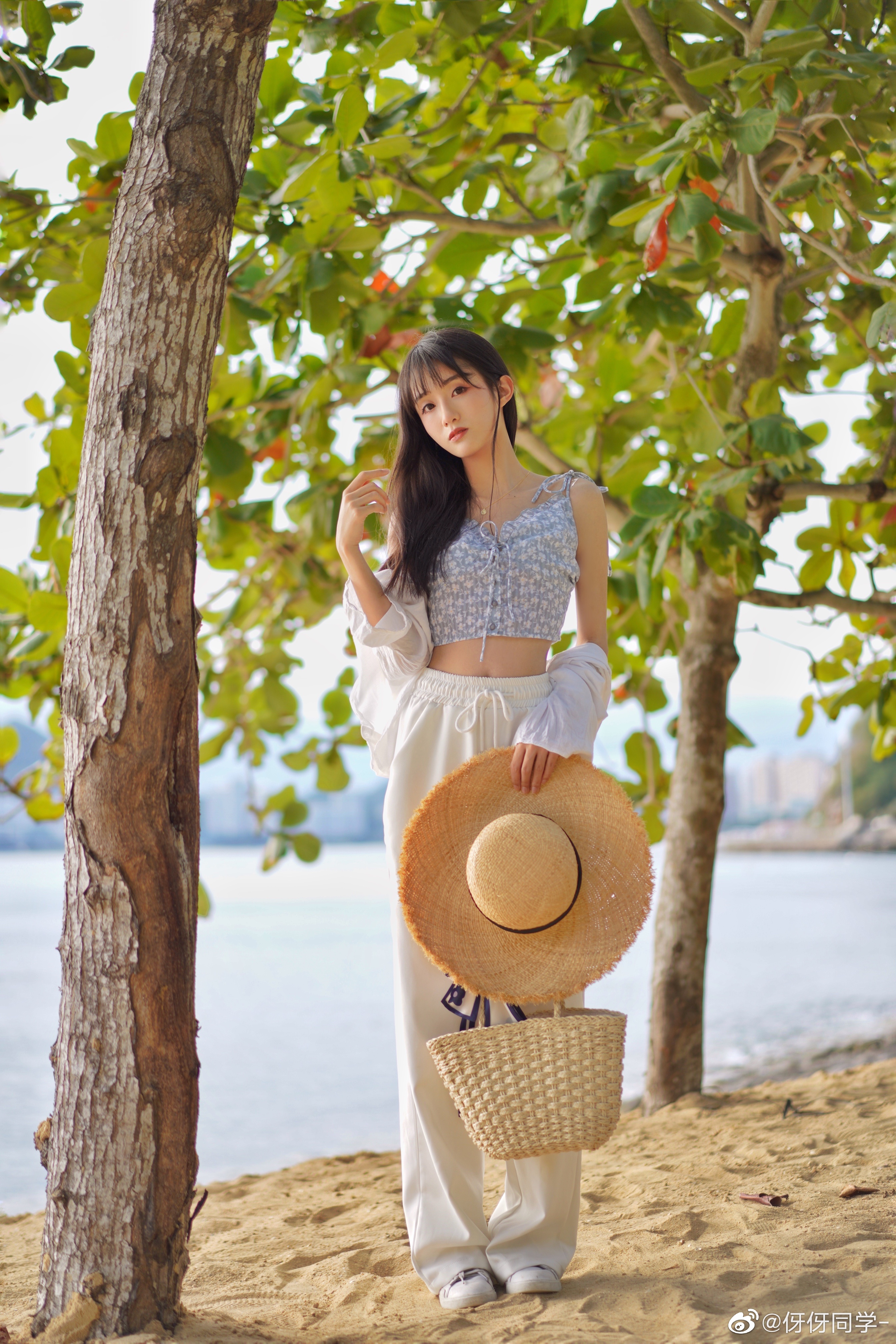 b站小姐姐分享复旦学霸伢伢gagako