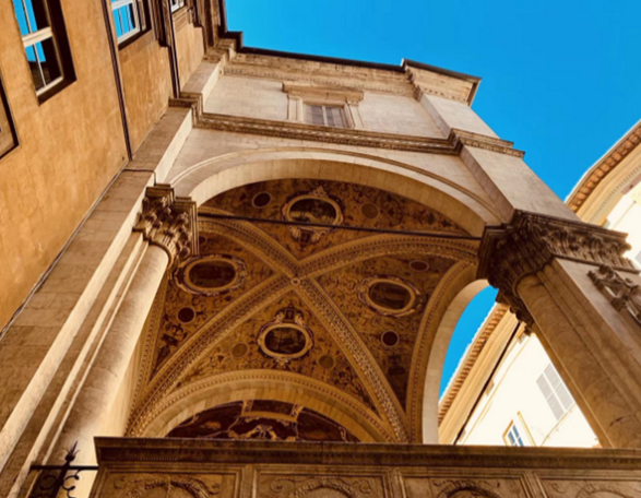 中世纪建筑演变:巴西利卡->罗马风->哥特式罗马风出现(标志1):拱顶