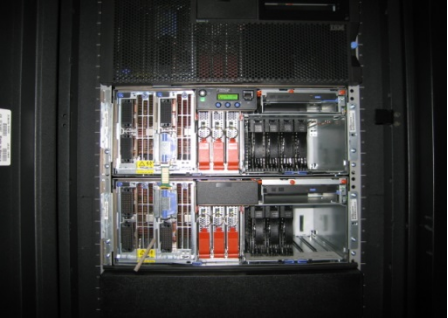 多个抽屉的P570（前面板摘掉之后）