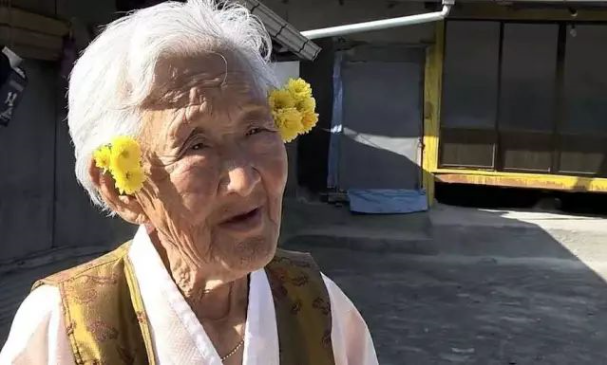 watermark,type_ZmFuZ3poZW5naGVpdGk,shadow_10,text_aHR0cHM6Ly9ibG9nLmNzZG4ubmV0L3dlaXhpbl80NTU4OTU2MQ,size_16,color_FFFFFF,t_70