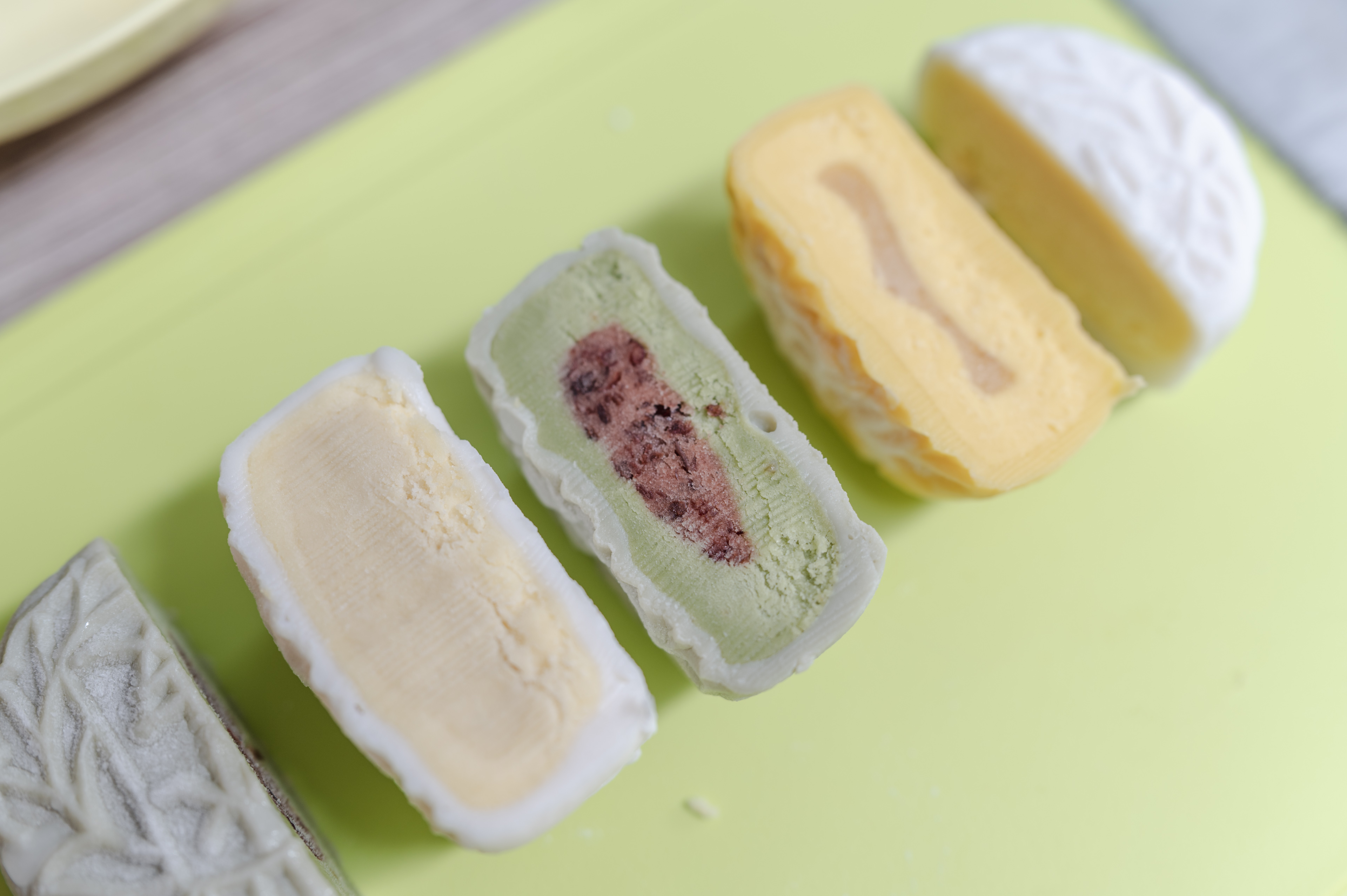 香气浓郁,冰淇淋般的质感,榴芒一刻冰皮月饼体验