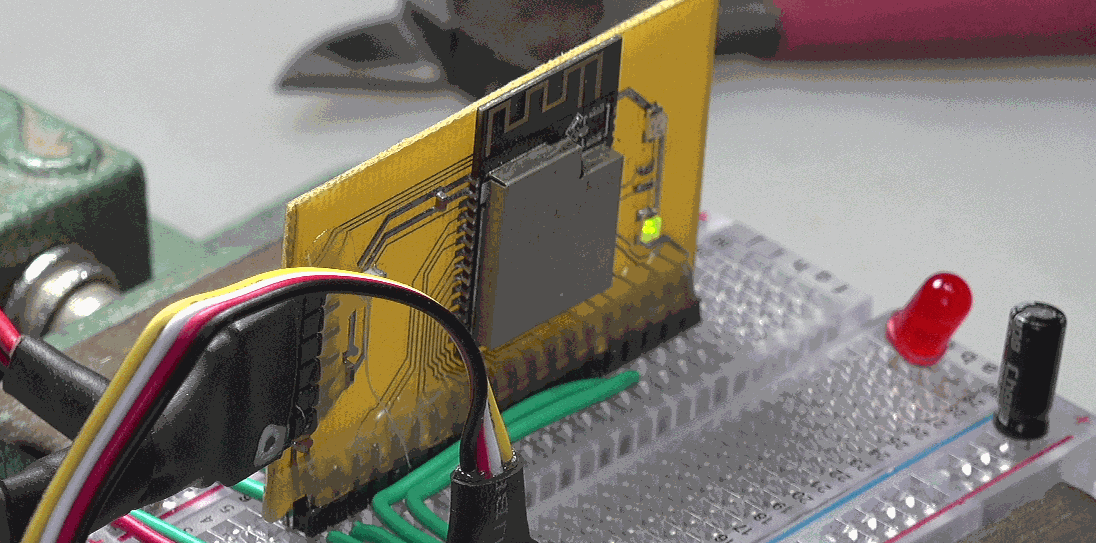 ▲ 图1.3.1  测试XW-HLR26模块的ESP32测试电路板