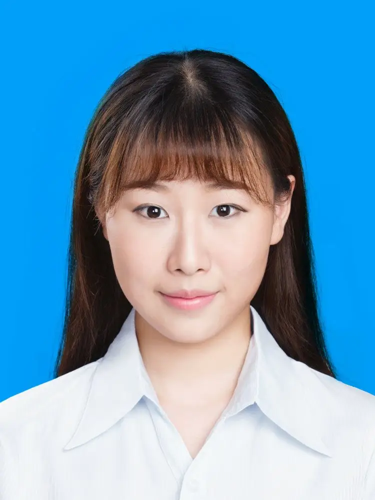 最简单的当然是证件照的魔棒抠图了,我们随便从网站找一个图片(百度