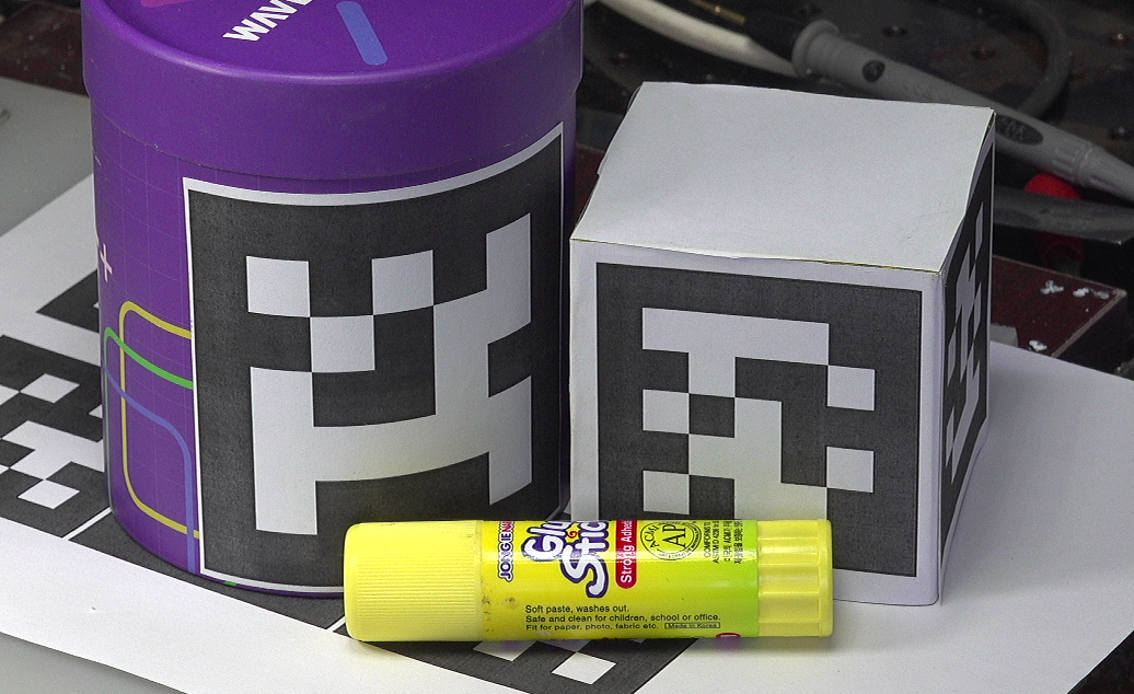 ▲ 图1.2.4 粘贴好的Apriltag的定位立方体