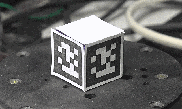 ▲ 图1.1.7 拍摄旋转之后的Apriltag定位