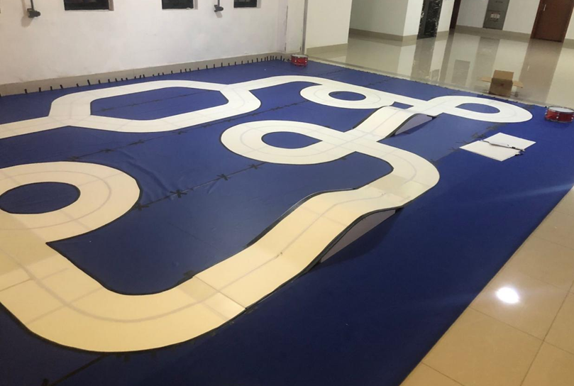 2.2 赛道设计与铺设图