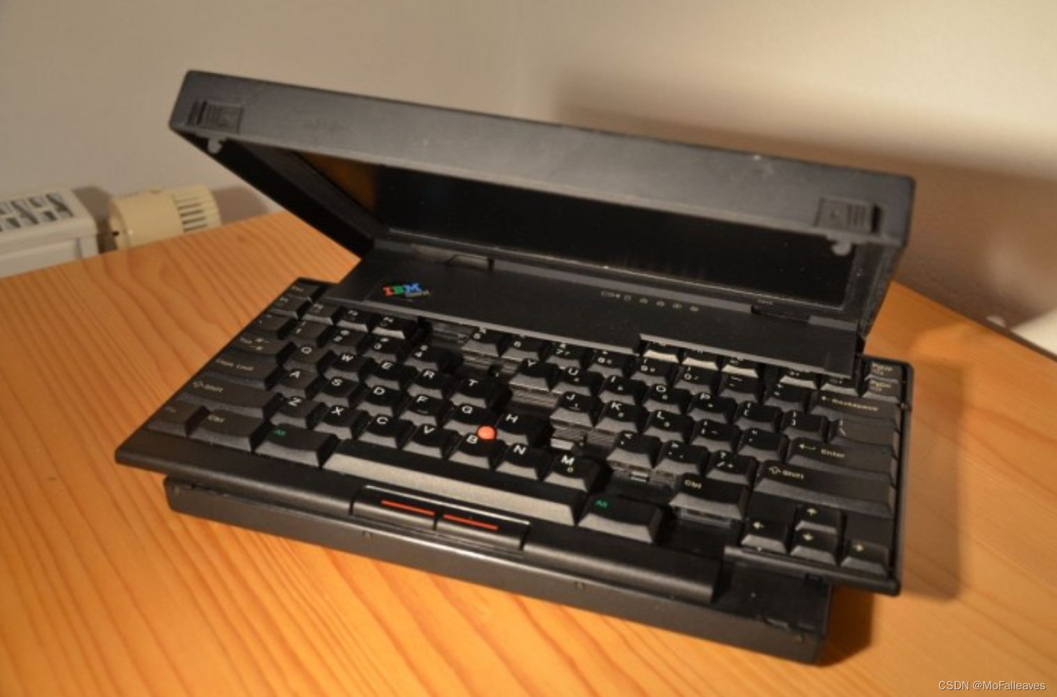 实用性和可靠性上不好说,但是看着就高端啊ibm thinkpad 701c蝴蝶键盘