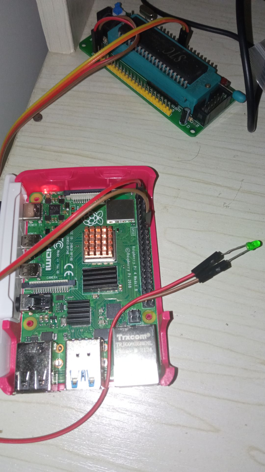 python控制树莓派GPIO控制LED灯闪烁_pythonled灯间隔一秒闪烁5次-CSDN博客