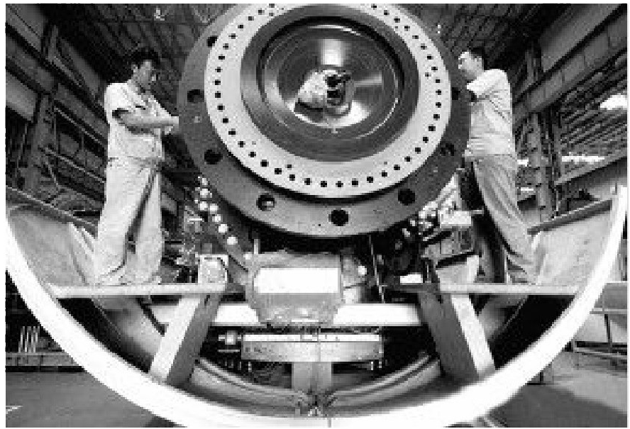 图2-13 《大国重器》中的装备制造业