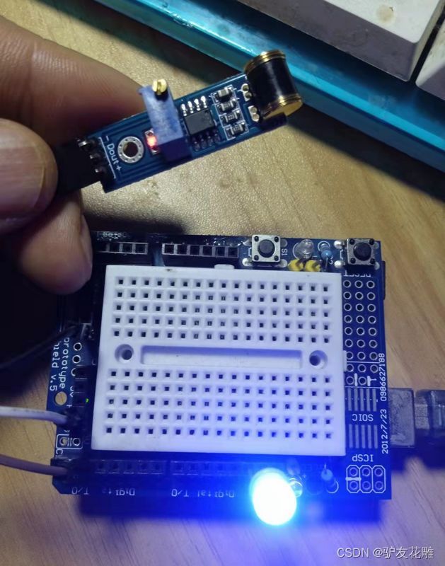【雕爷学编程】Arduino动手做（04）---震动传感器模块5