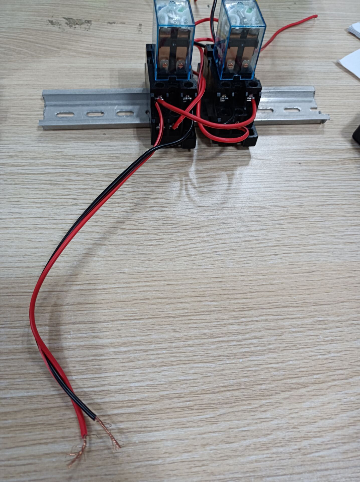 硬件基础之继电器互锁工作原理