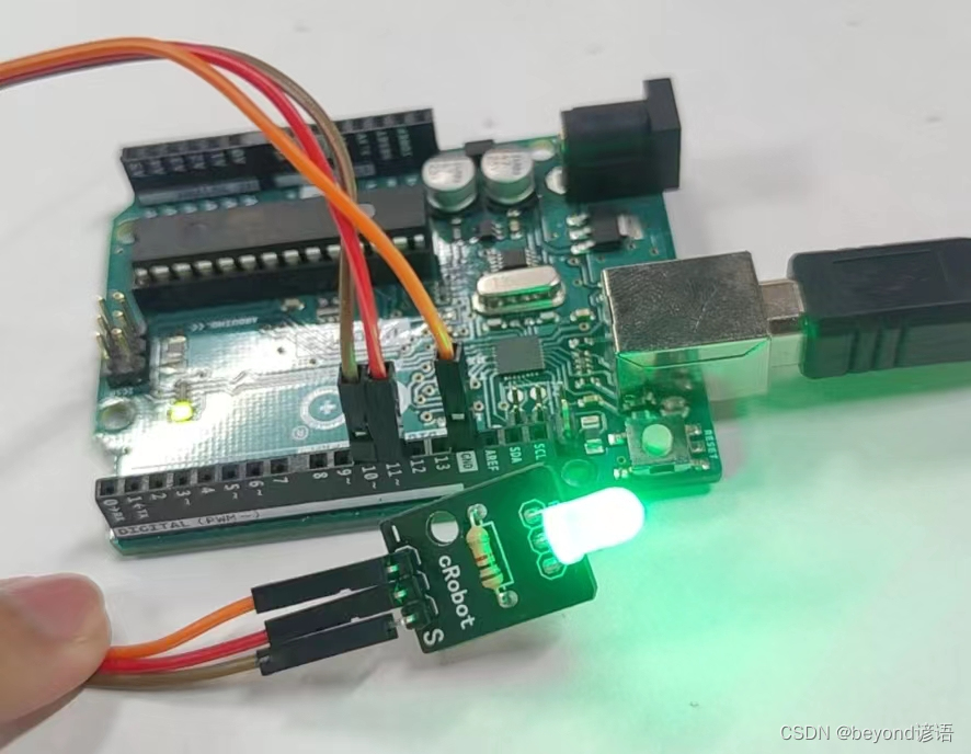 融合注意力机制的YOLOv5火焰识别+Arduino UNO R3实现5s内连续识别到火焰，警报灯红灯亮起