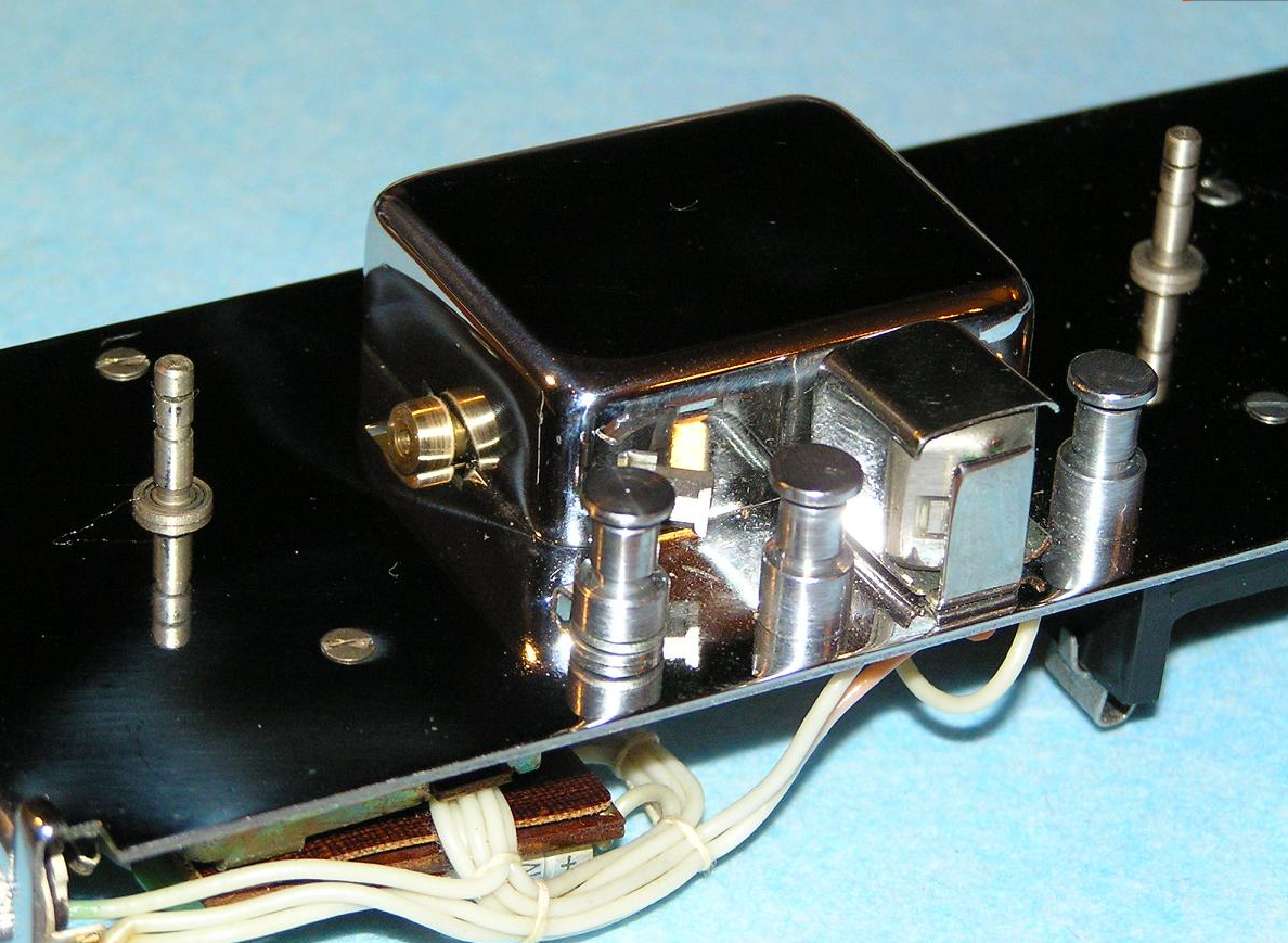 图1.3.2 electron 52d磁带导轨与磁头部分特写